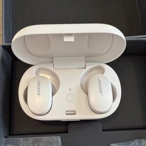 Bose White Wireless Earbuds